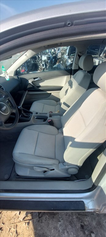 Audi A3 (8P) (8P) bontott alkatrészei 5. kép