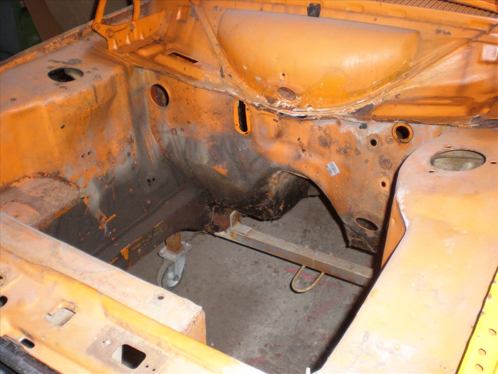 Ford Escort Mk2 karosszéria 7. kép