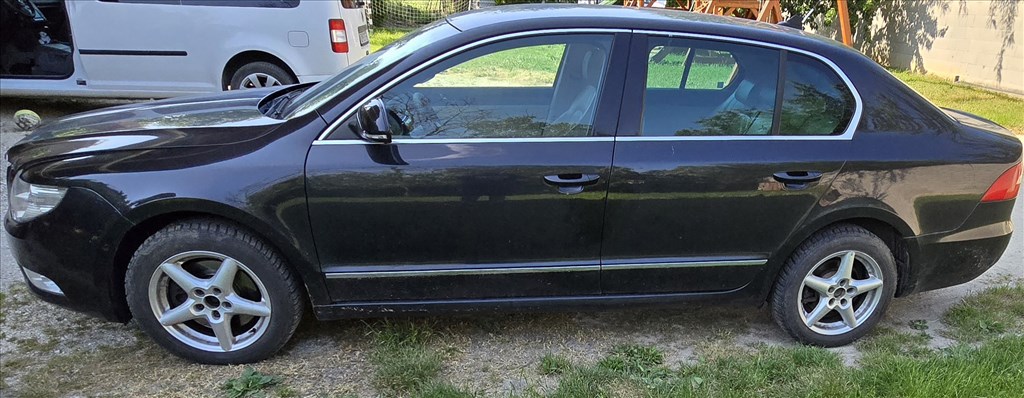 Skoda Superb II bontott alkatrészei 2.0cr tdi DSG 2. kép