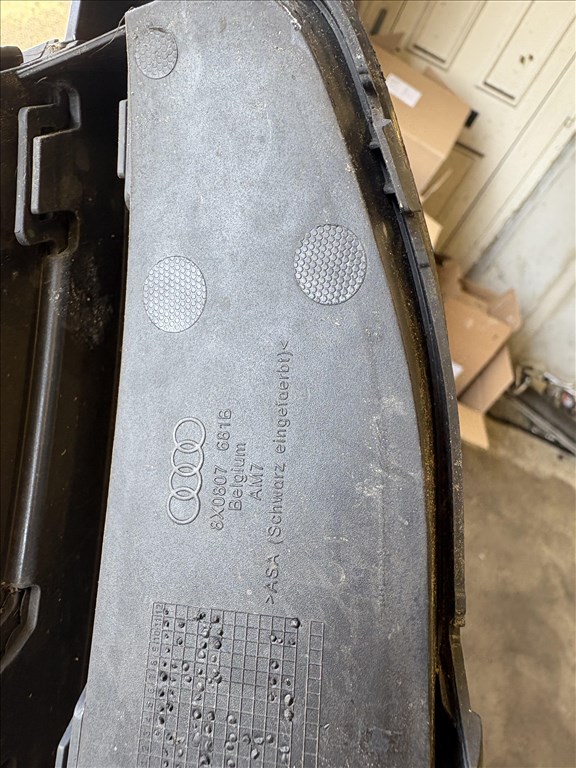 Audi A1 (8X) első ködlámpa rács  8x0807681b 3. kép