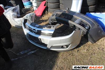 Opel Astra H 2004-2011 első lökhárító  komplett  