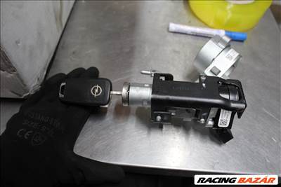 Opel Meriva B 2010-2014  gyújtáskapcsoló kulccsal   13351180