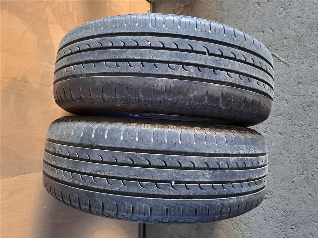 2db 225/65 R17 Goodyear Efficientgrip SUV 4x4 Négyévszakos gumi eladó!!! ára! 15000Ft/db  1. kép