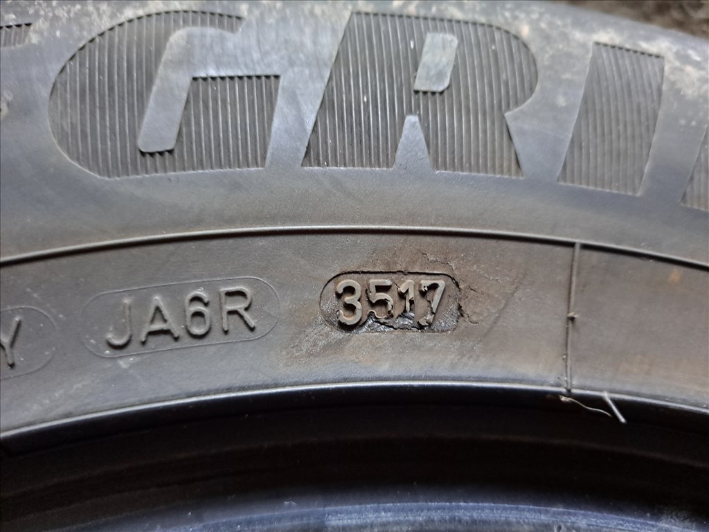 2db 225/65 R17 Goodyear Efficientgrip SUV 4x4 Négyévszakos gumi eladó!!! ára! 15000Ft/db  8. kép