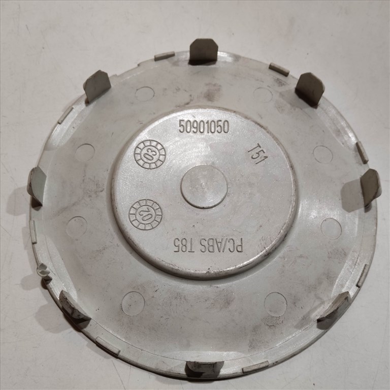 201266 Felni Stilo 17"-os alufelni közép kupak 50901050 , 50901044 2. kép