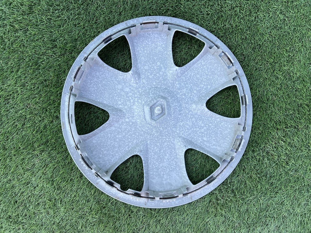 Renault gyári 15" dísztárcsa 2. kép