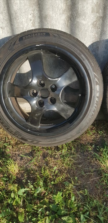  5x112 lyukosztású 17" használt OZ alufelni, rajta 225/45 használt Triangle nyári gumi gumi  9. kép