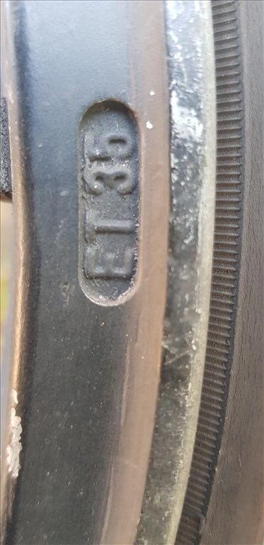  5x112 lyukosztású 17" használt OZ alufelni, rajta 225/45 használt Triangle nyári gumi gumi  12. kép