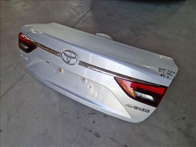 Toyota Avensis T27 sedan facelift csomagtérajtó 