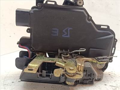 VW PASSAT B5 Bal első Ajtózár