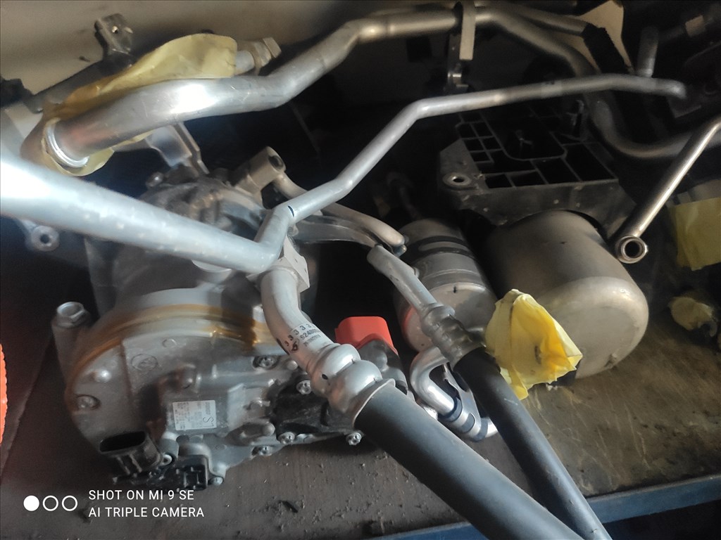 Nissan Leaf II klíma alkatrészei  1. kép