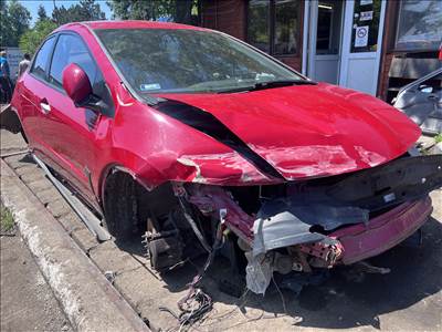 Honda Civic VIII 1.3i bontott alkatrészei