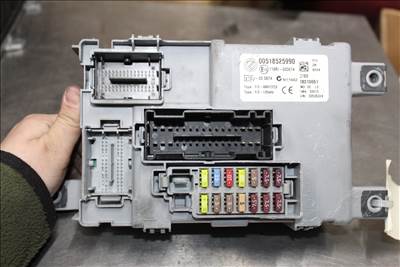 Fiat 500 2007-2015 biztosíték tábla  518525990
