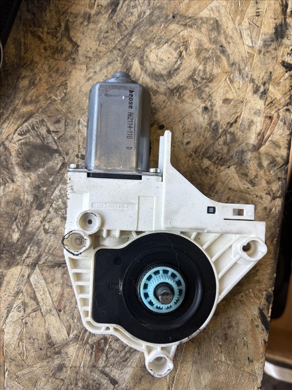 Audi A1 (8X) Ablakemelő motor  8k0959501c 1. kép