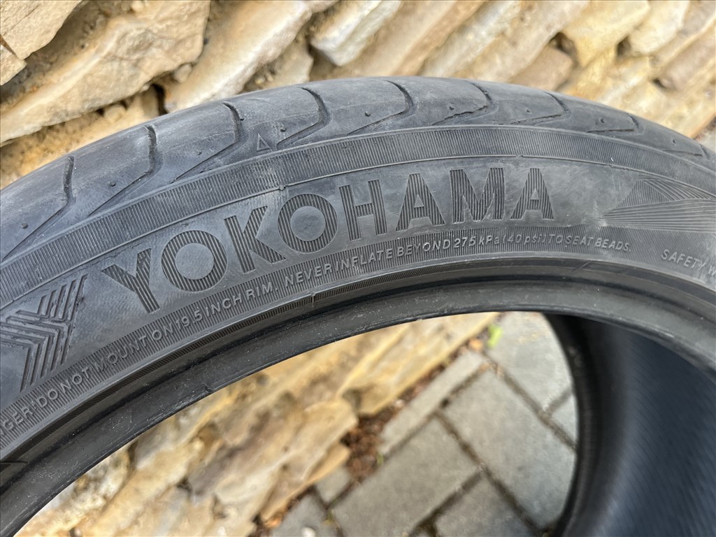  245/4019" használt Yokohama nyári gumi gumi 1. kép