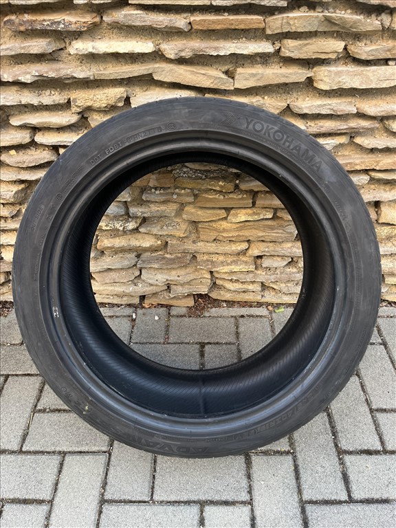  245/4019" használt Yokohama nyári gumi gumi 7. kép
