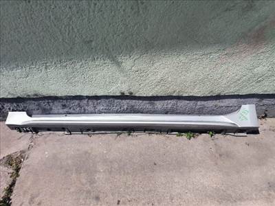 Toyota Corolla (E210) Bal küszöb burkolat 7586002220