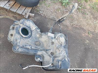 Audi A4 (B8 - 8K) 1.8 TFSI Kombi első kerékhajtás üzemanyagtank  8K0 201 085  8k0201085