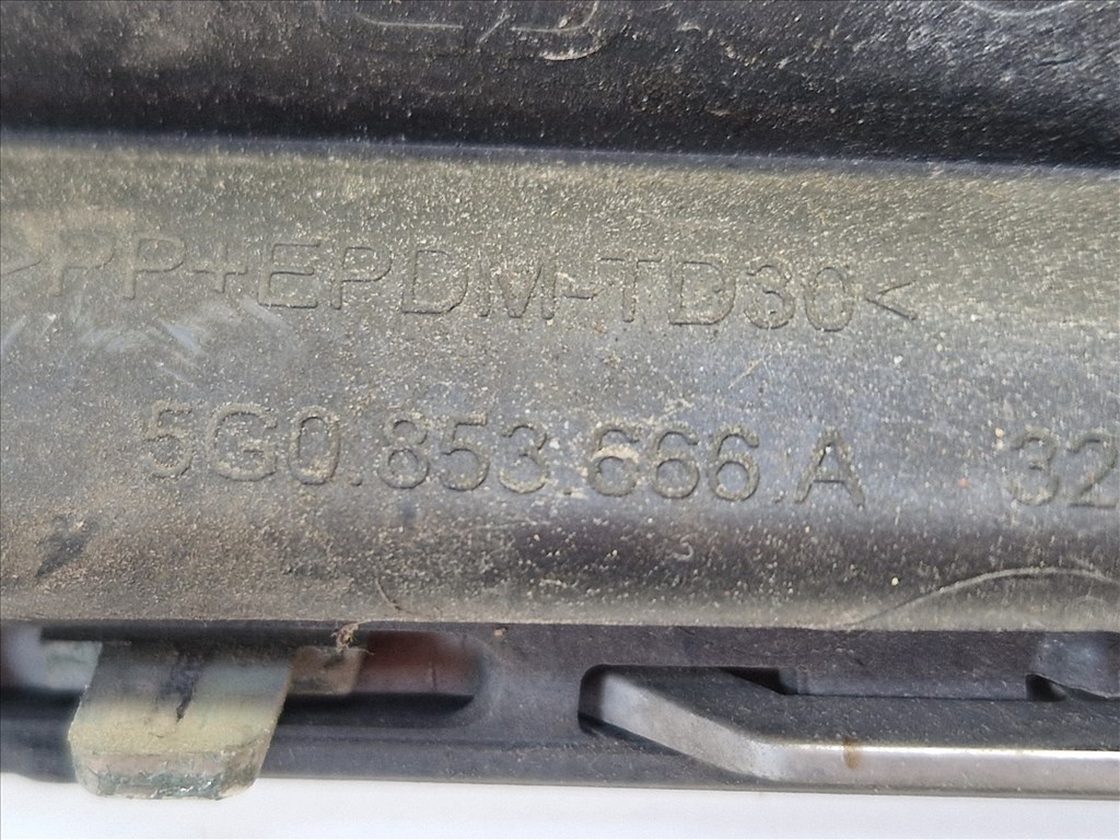 Volkswagen Golf VII első lökhárító jobb díszrács, krómos (19213) 5g0853666a 9. kép