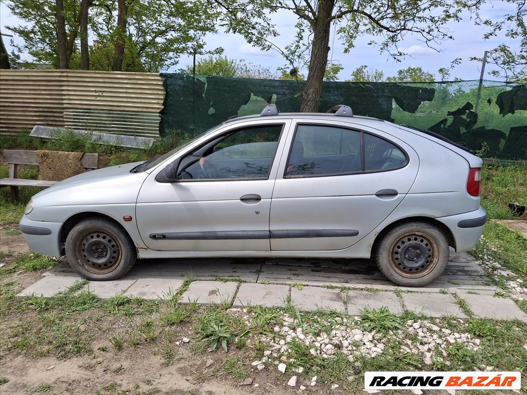 Renault Mégane I bontott alkatrészei 4. kép