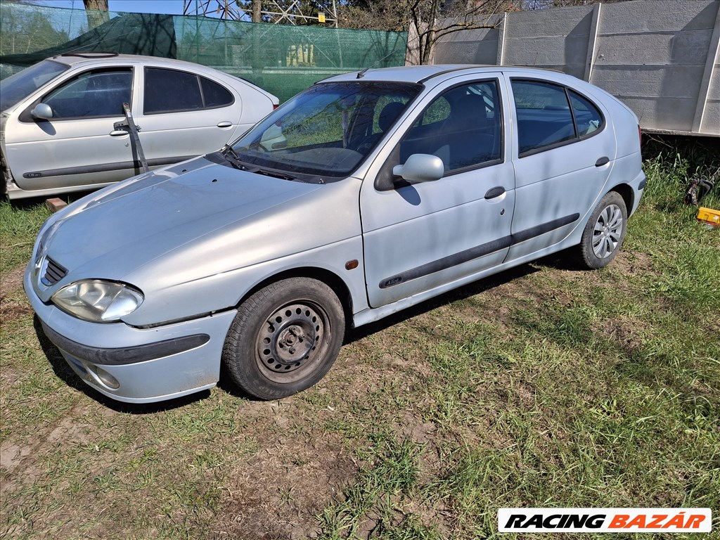 Renault Mégane I bontott alkatrészei 9. kép