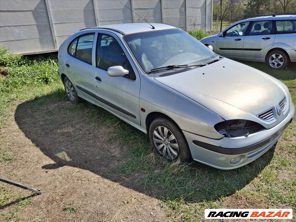 Renault Mégane I bontott alkatrészei 11. kép