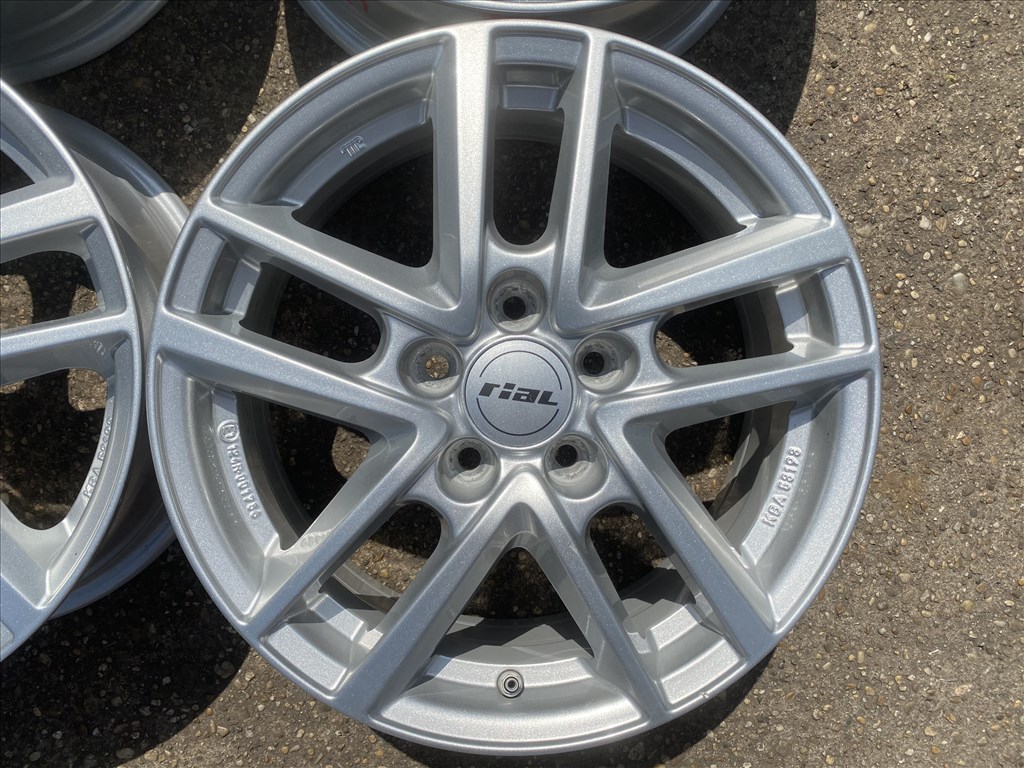 4db Rial 16" Ford alufelni. (3914) 2. kép
