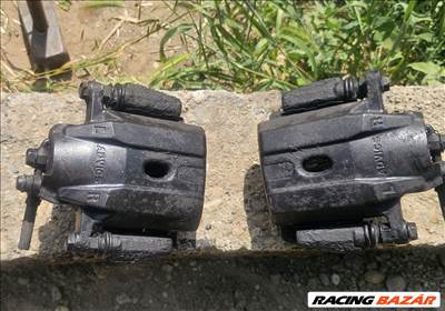 Toyota Prius (XV20) Első féknyereg 