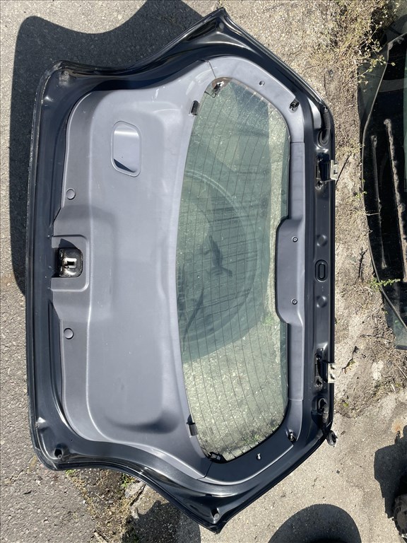 Nissan Almera II Csomagtérajtó rozsdamentes 2. kép