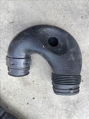Volkswagen Passat B6 Légbeömlő cső 3c0129618d