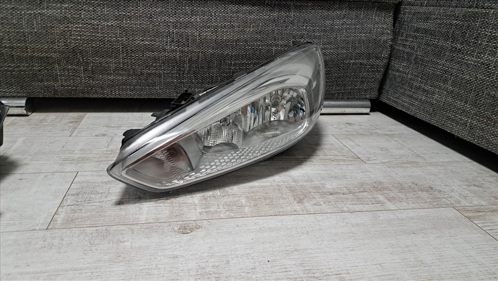 Ford Focus Mk3 fényszóró  1. kép