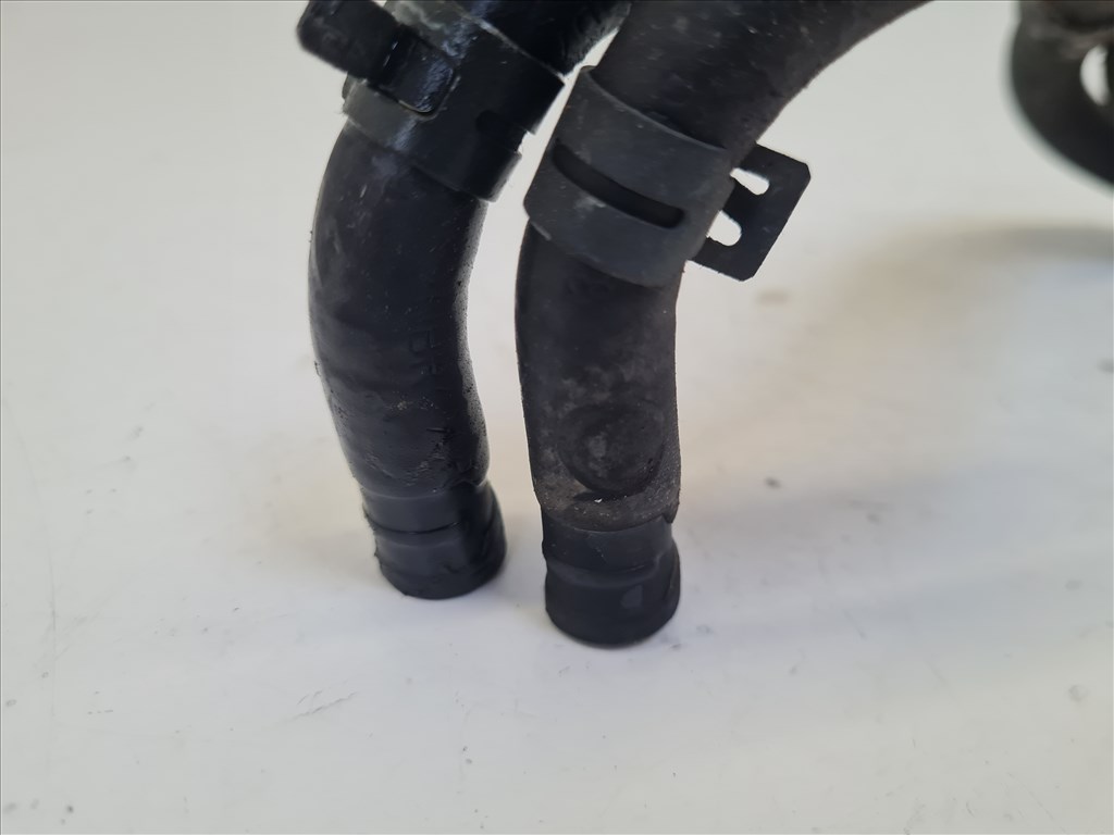 Volkswagen Golf IV 1.6 16V üzemanyag csövek (26449) 2. kép