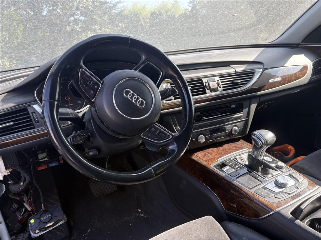 Audi A6 (C7 - 4G) bontott alkatrészei 3. kép