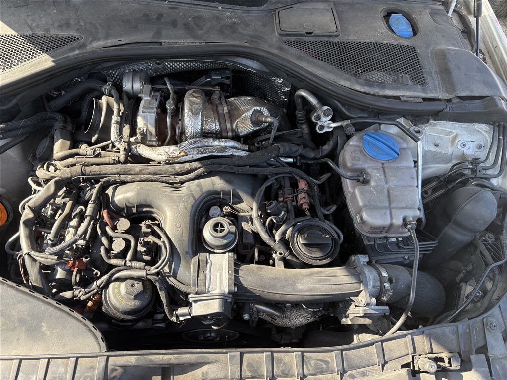 Audi A6 (C7 - 4G) bontott alkatrészei 4. kép