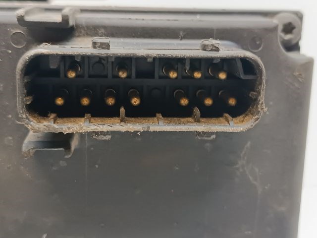 BMW 5 E39 ABS Kocka 7. kép