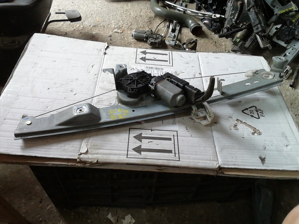 Renault Scénic II Bal első Ablakemelő Szerkezet  1. kép