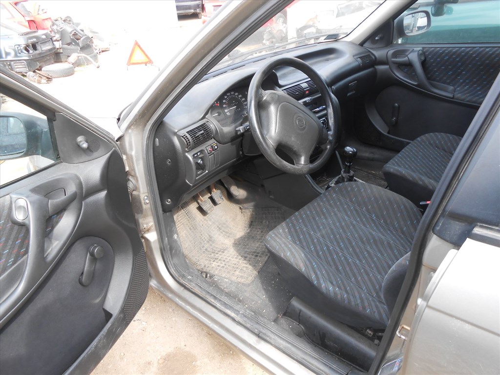 Opel ASTRA F (T92) 1.6 i 16V első ablaktörlő szerkezet 6. kép