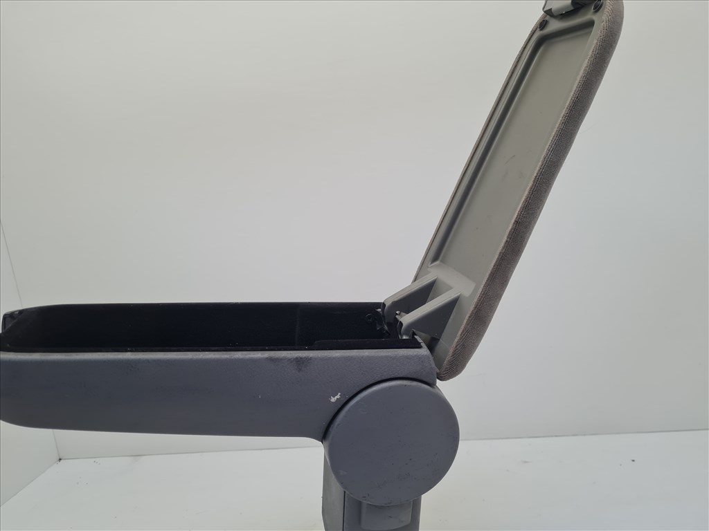 Volkswagen Golf IV könyöklő (20709) 1j0864273c 6. kép