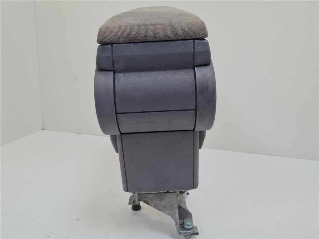 Volkswagen Golf IV könyöklő (20709) 1j0864273c 8. kép