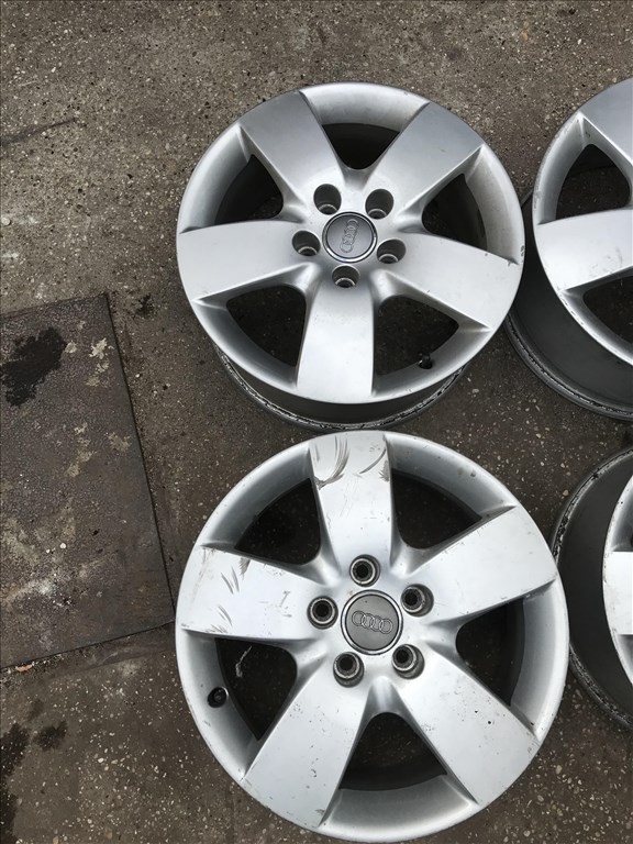 Audi A6 (C5 - 4B) felni szett 2. kép