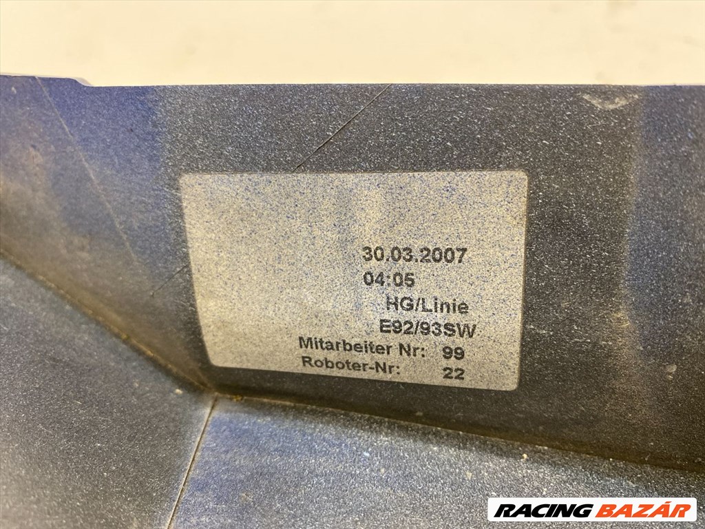 BMW E92 E93 jobb első sárvédő  3. kép