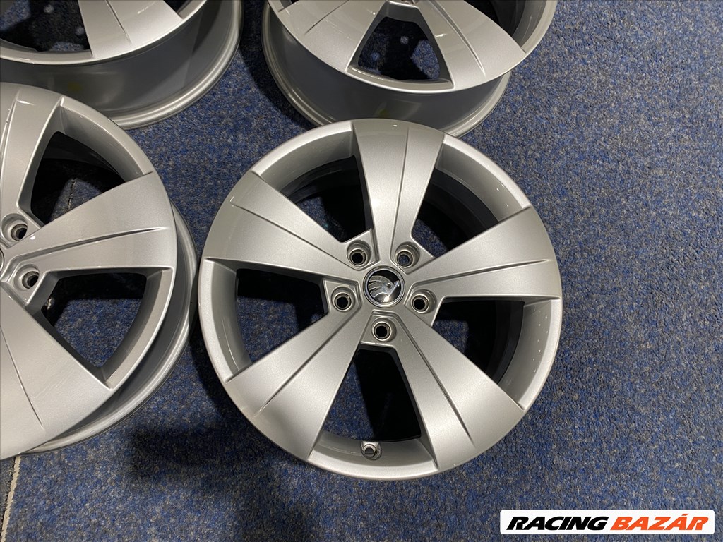 (3470)  Skoda gyári Superb 17 alufelni, 5x112, felni 4. kép