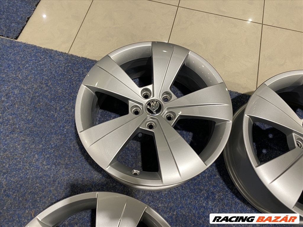 (3470)  Skoda gyári Superb 17 alufelni, 5x112, felni 8. kép