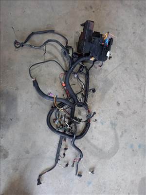 Renault TRAFIC Opel VIVARO Motortér kábelköteg köteg csatlakozó 8338