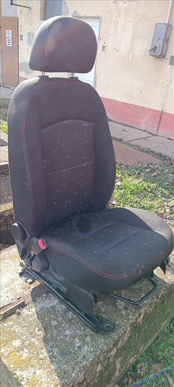 Mazda 2 (ZQ) bontott alkatrészei 6. kép