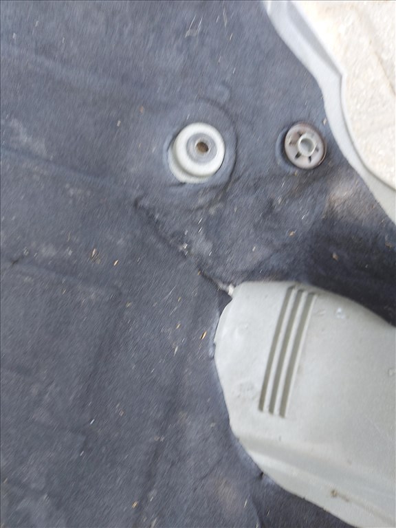 BMW 5-ös, E60, E61, 545i, 6-os, E63, E64, 645i motor felső burkolat. N62 11617547378 4. kép