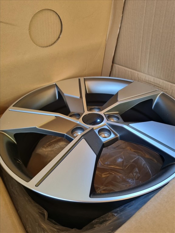  5x112 lyukosztású 7JJ 17" új alufelni 2. kép