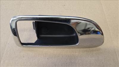 Mazda 6 (1st gen) jobb első belső króm kilincs keret