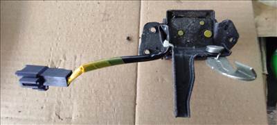 Toyota Yaris (XP90) Csomagtér ajtó zár 