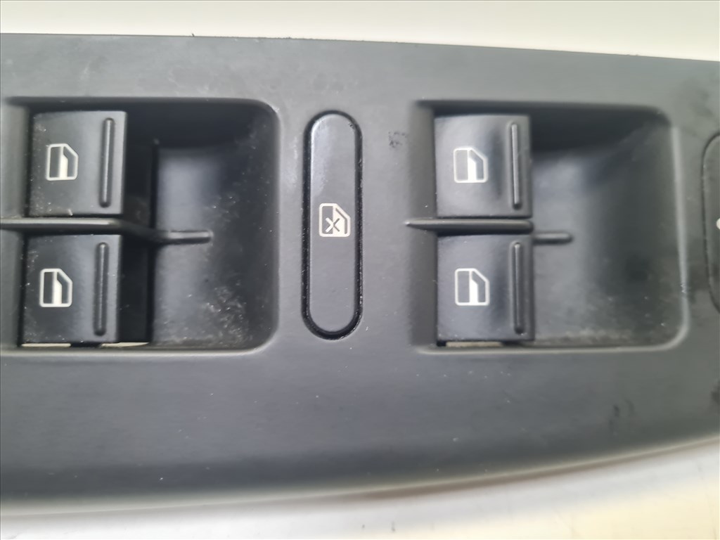 Volkswagen Golf VI bal első ajtóbehúzó tükör - és ablakemelő kapcsolóval (21064, 21065, 21066) 1k4858049c 1k4959857b 2. kép